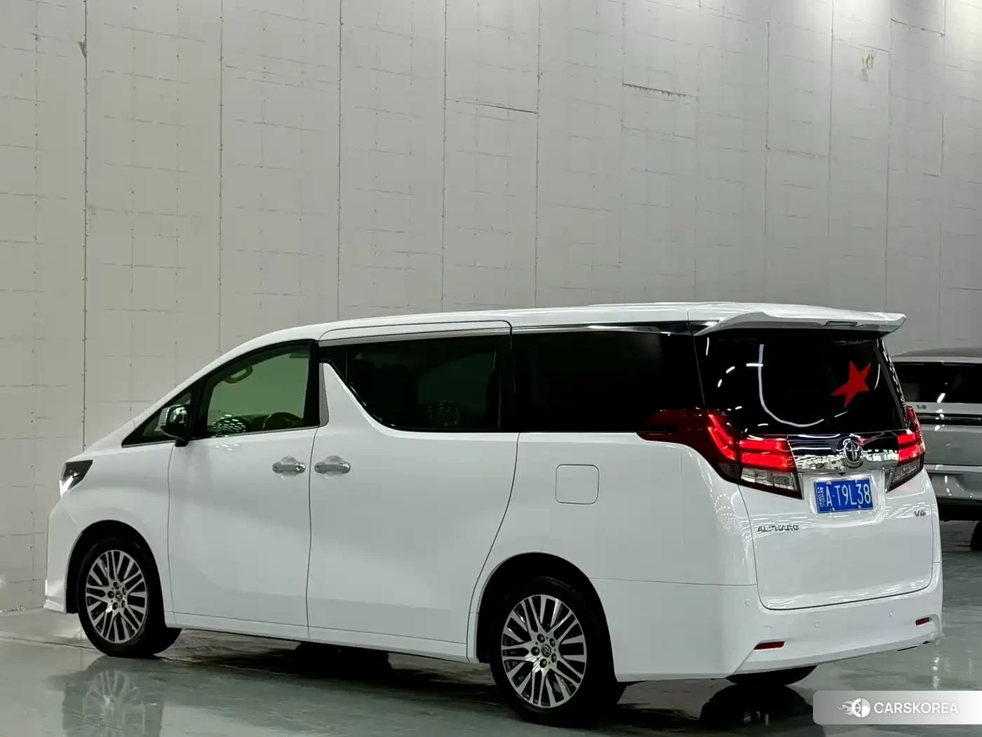 Toyota Elfa 2018 Белый из Китая, фото 3