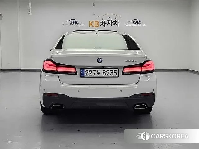 BMW 5 Series (G30) id 3412367 из Кореи 13