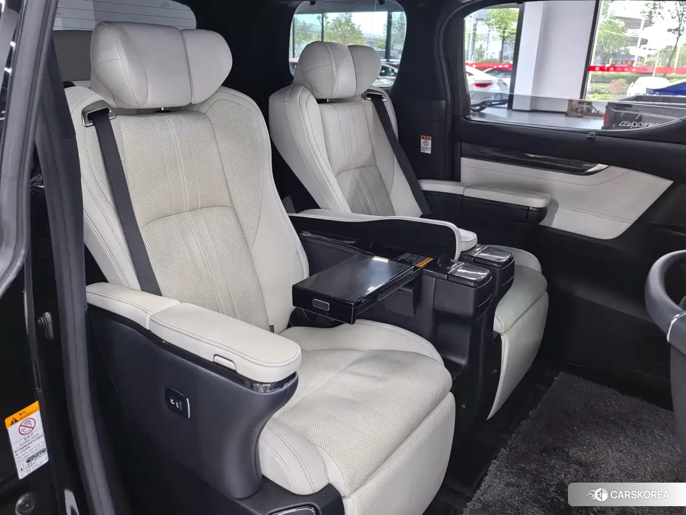Lexus LM id 4629184 из Китая 9
