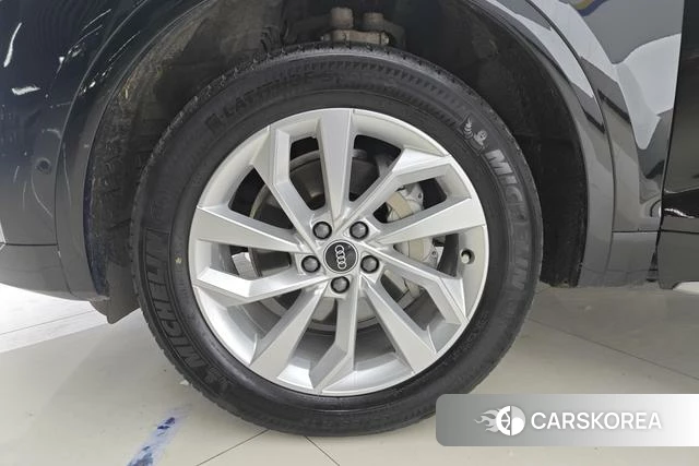 Audi Q5L id 4198953 из Китая 10