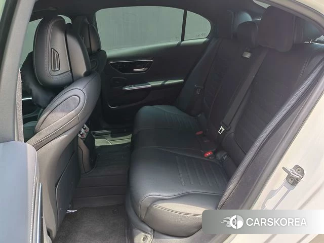 Mercedes-Benz Class C 2025 Белый из Китая, фото 4