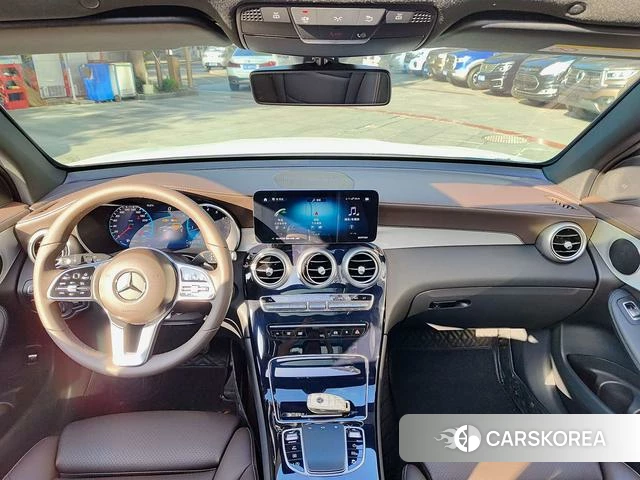 Mercedes-Benz GLC 2022 Белый из Китая, фото 3