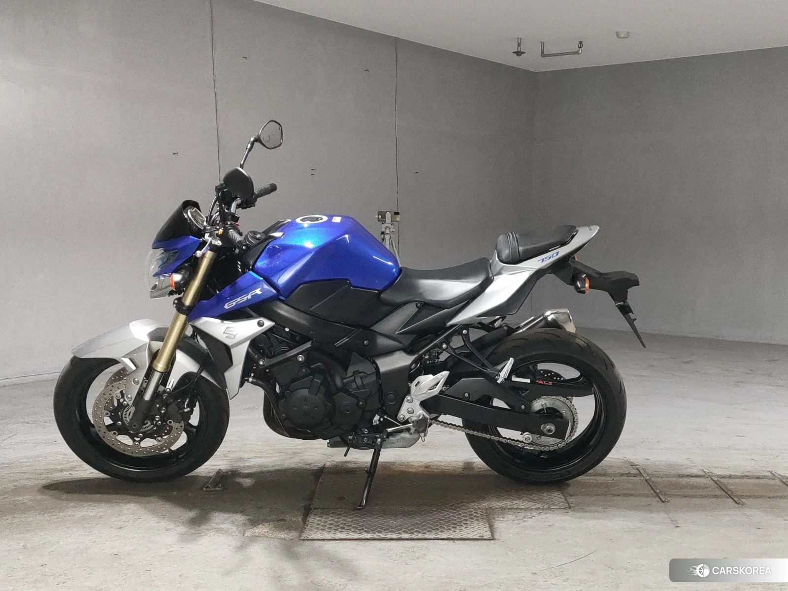 Проданный Suzuki GSR750 id 4200122 из Японии, фото 3