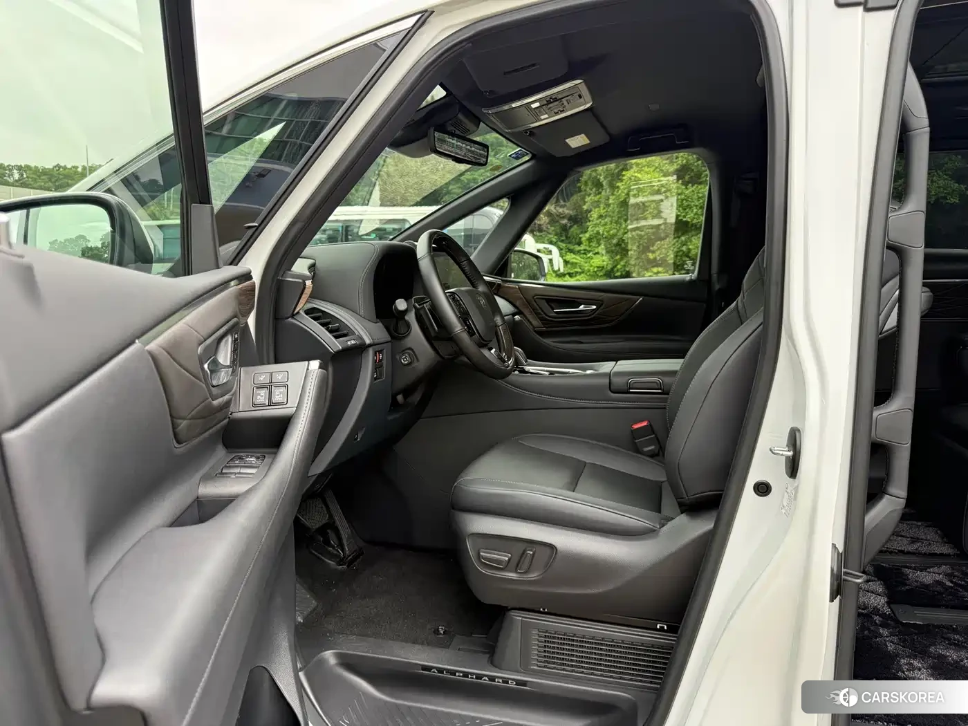 Toyota Elfa id 4628079 из Китая 8