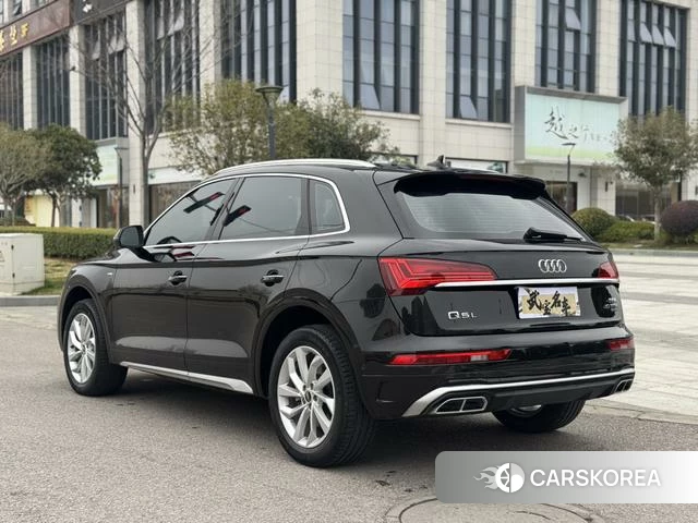Audi Q5L 2023 Черный из Китая, фото 3