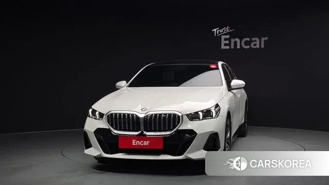 BMW 5 Series (G60) id 3695933 из Кореи 13