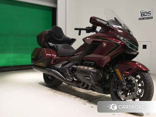 Проданный Honda GL1800 TOUR DCT 2025 из Японии