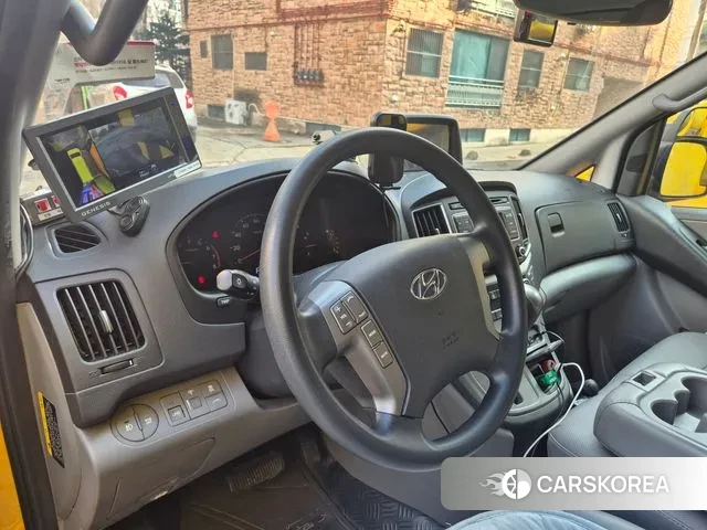 Hyundai The New Grand Starex 2018 Желтый из Кореи, фото 3