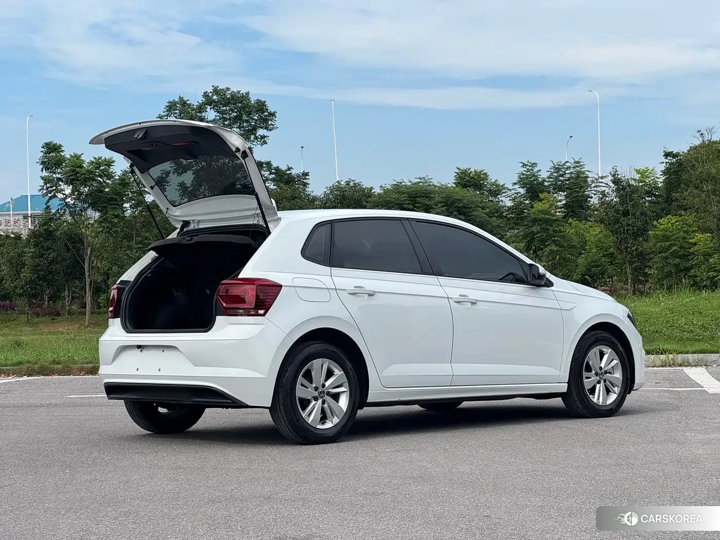 Volkswagen Polo id 4576853 из Китая 14