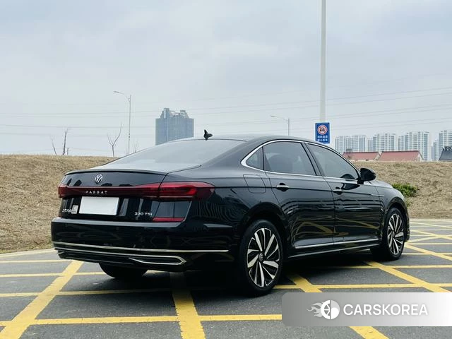 Volkswagen Passat 2022 Черный из Китая, фото 3