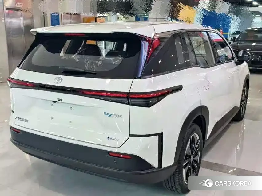 Toyota Platinum Wisdom 3X 2026 Белый из Китая, фото 3