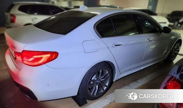 BMW 5 Series (G30) 2018 Белый из Кореи, фото 5