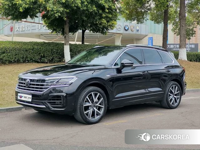 Volkswagen Touareg 2023 Черный из Китая, фото 3