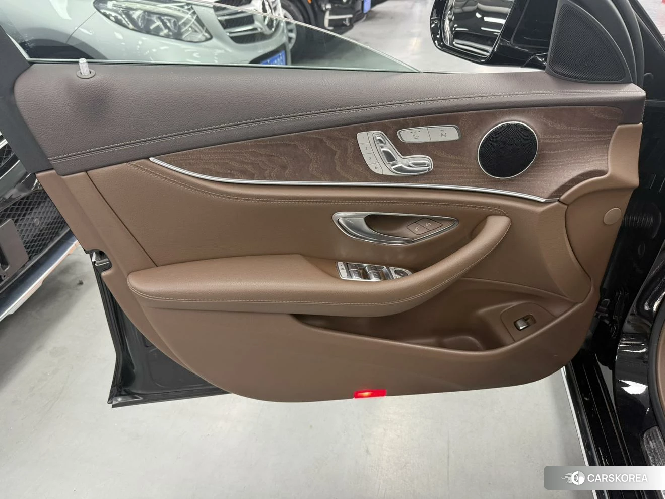 Mercedes-Benz E-class id 4426876 из Китая 10