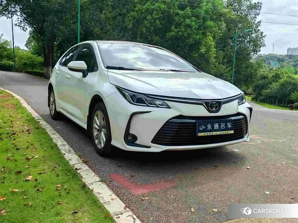 Toyota Corolla 2024 Белый из Китая, фото 4