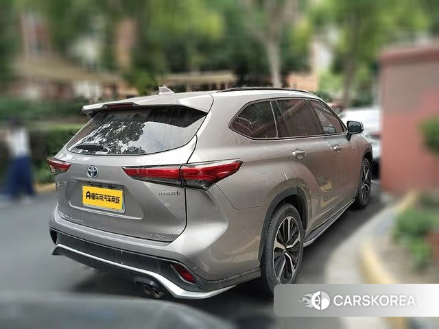 Toyota Crown Lufang 2022 Темно-серый из Китая, фото 3