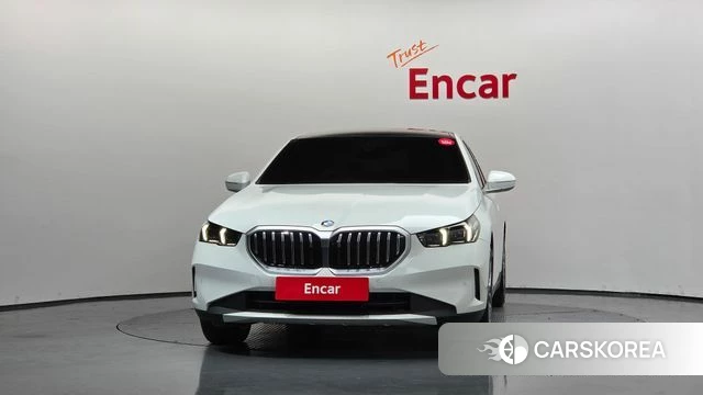 BMW 5 Series (G60) id 4743957 из Кореи 23