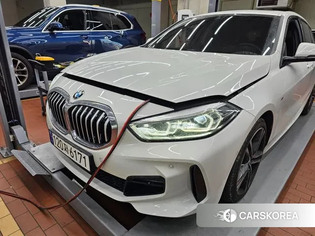 BMW 1 Series (F40) 2023 Белый из Кореи, фото 3