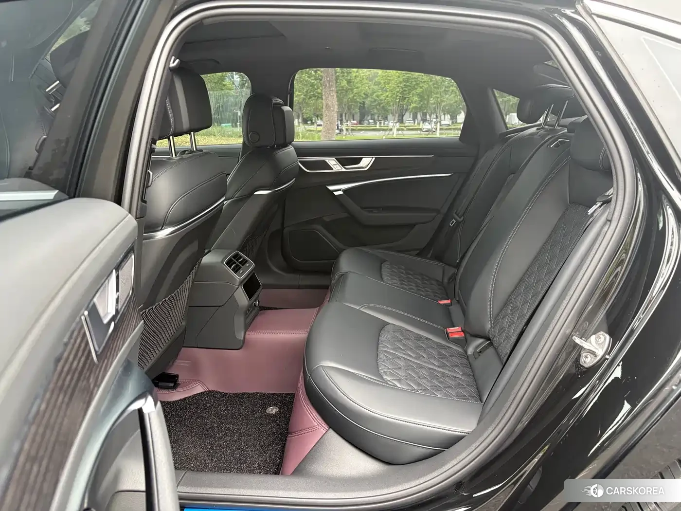 Audi A6L id 4629151 из Китая 10