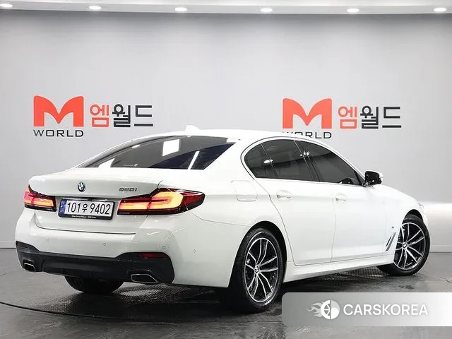 BMW 5 Series (G30) 2023 Белый из Кореи, фото 4