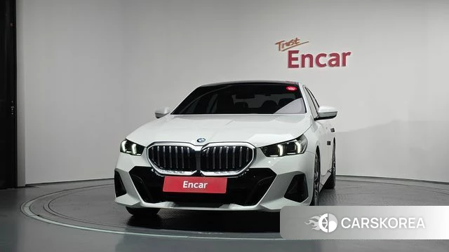 BMW 5 Series (G60) id 4584659 из Кореи 23
