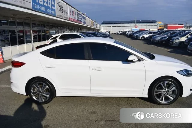 Hyundai Avante AD id 3522969 из Кореи 9