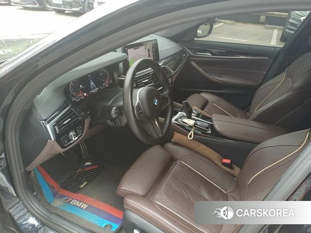 BMW 5 Series (G30) 2023 Черный из Кореи, фото 3