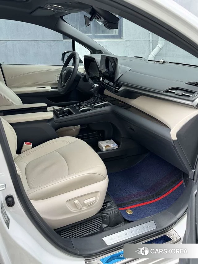 Toyota Grevia 2025 Белый из Китая, фото 5