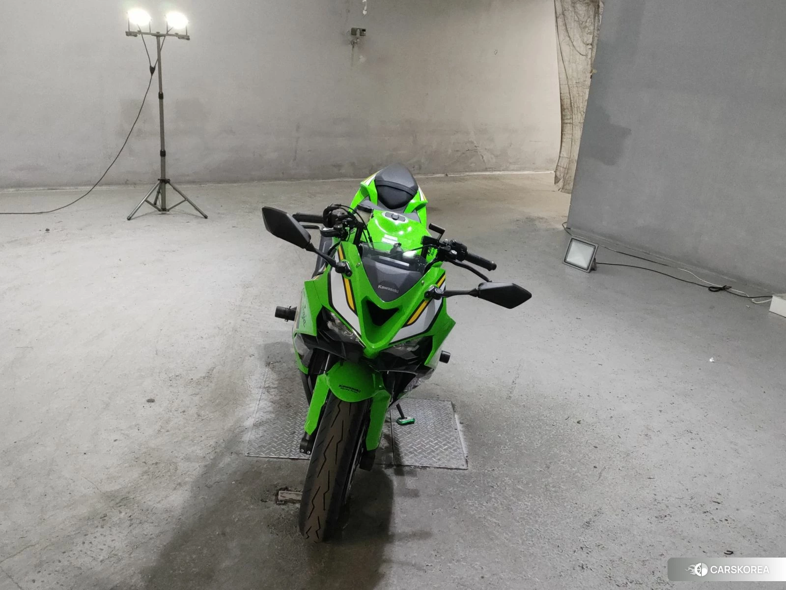 Kawasaki ZX-6R NINJA 2025 из Японии, фото 4