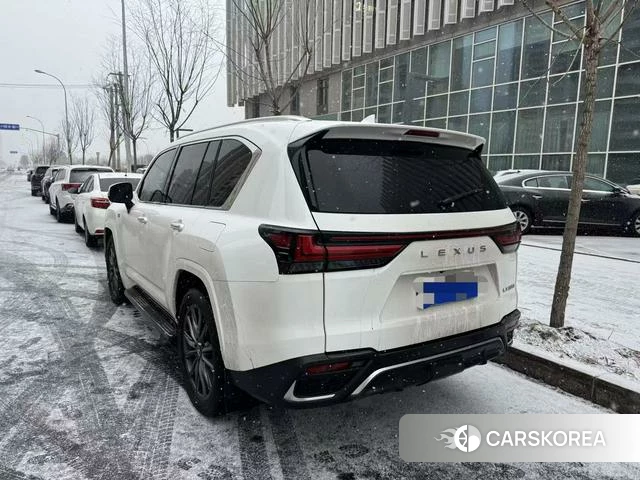 Lexus LX 2023 Белый из Китая, фото 3