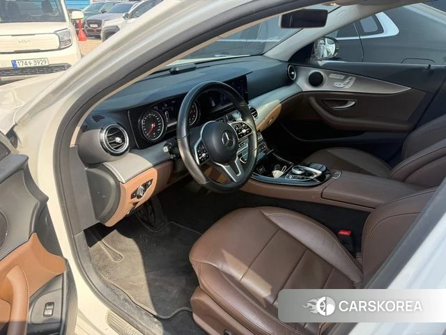 Mercedes-Benz E-Class W213 2018 Белый из Кореи, фото 3