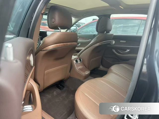 Mercedes-Benz E-class 2021 Черный из Китая, фото 3