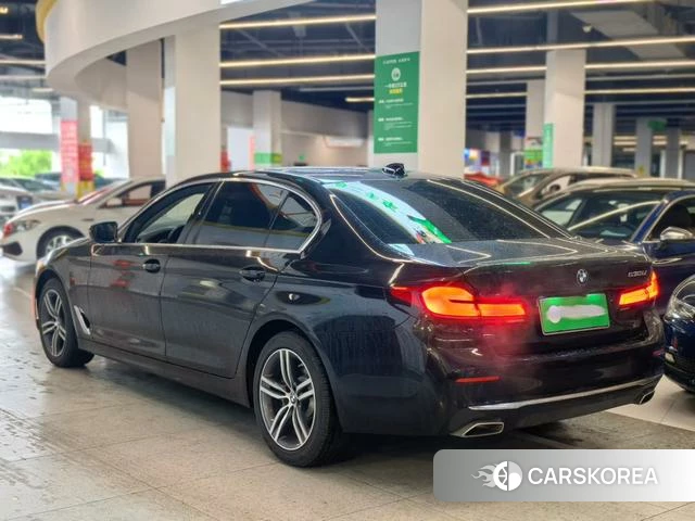 BMW 5 series 2021 Черный из Китая, фото 3