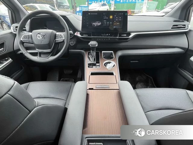 Toyota Saina 2026 Белый из Китая, фото 3