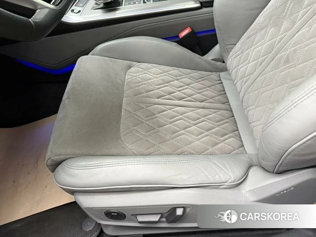 Audi A6L id 4365923 из Китая 23