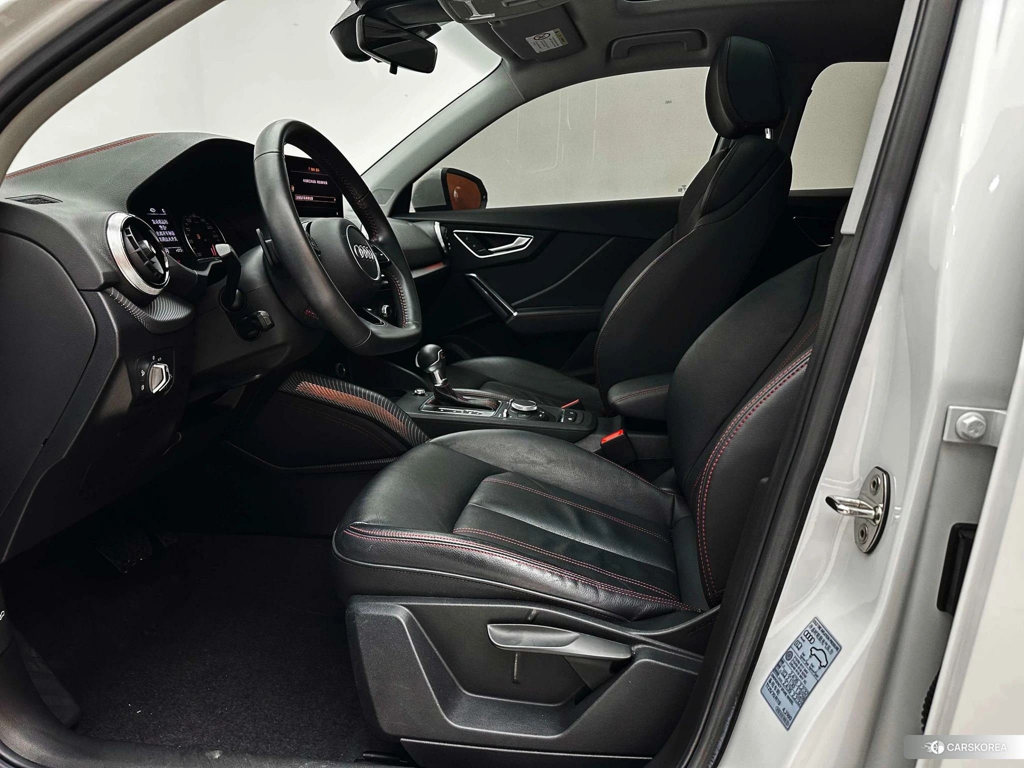 Audi Q2L id 4479618 из Китая 17