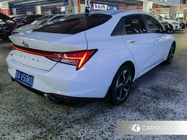 Hyundai Elantra 2023 Белый из Китая, фото 4