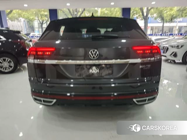 Volkswagen Tourang 2022 Черный из Китая, фото 5