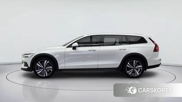 Volvo V60 Cross-Country 2nd Generation id 4793688 из Кореи 13