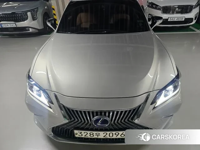 Lexus ES300h 7th generation 2020 Золотой из Кореи, фото 4