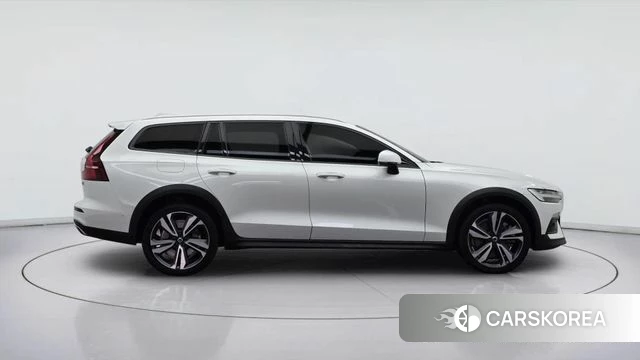 Volvo V60 Cross-Country 2nd Generation id 3852543 из Кореи 13