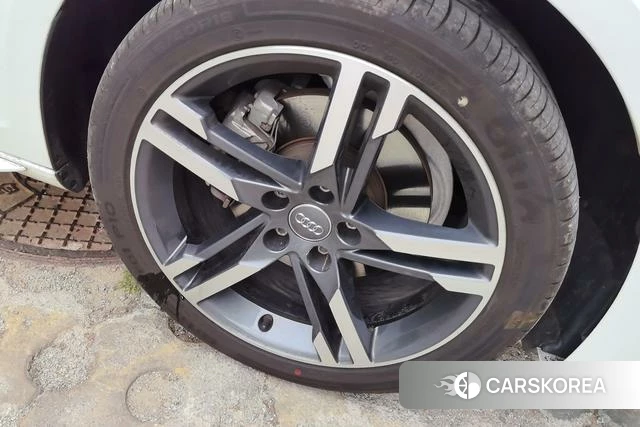 Audi A4L id 4271223 из Китая 10