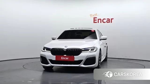 BMW 5 Series (G30) id 3412115 из Кореи 13