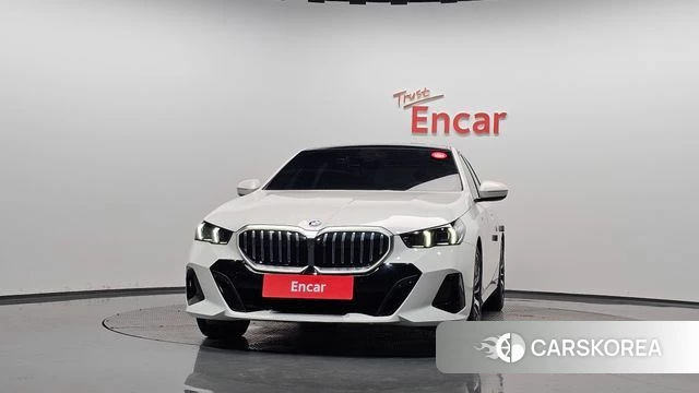 BMW 5 Series (G60) id 4675078 из Кореи 23