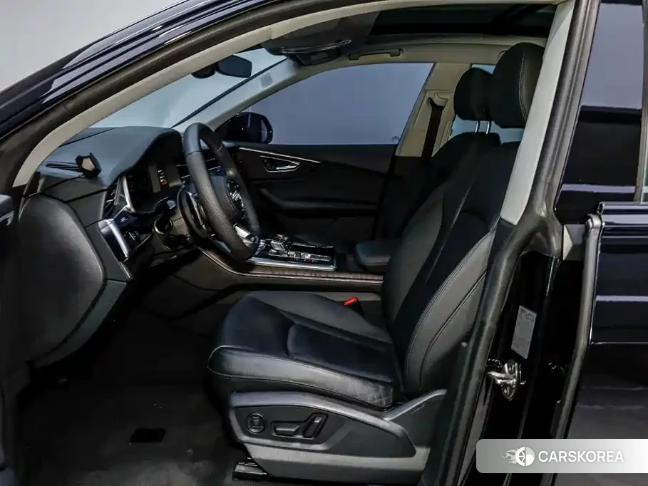 Audi Q8 id 4599756 из Китая 23