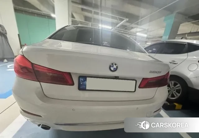 BMW 5 Series (G30) 2018 Белый из Кореи, фото 3