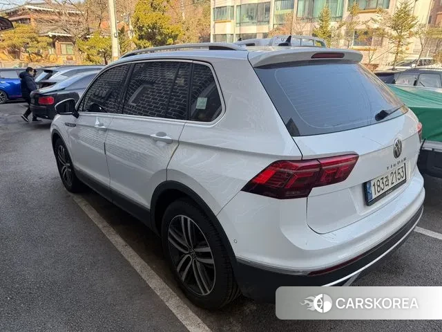 Volkswagen Tiguan second Generation 2021 Белый из Кореи, фото 3