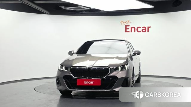 BMW 5 Series (G60) id 4724929 из Кореи 13
