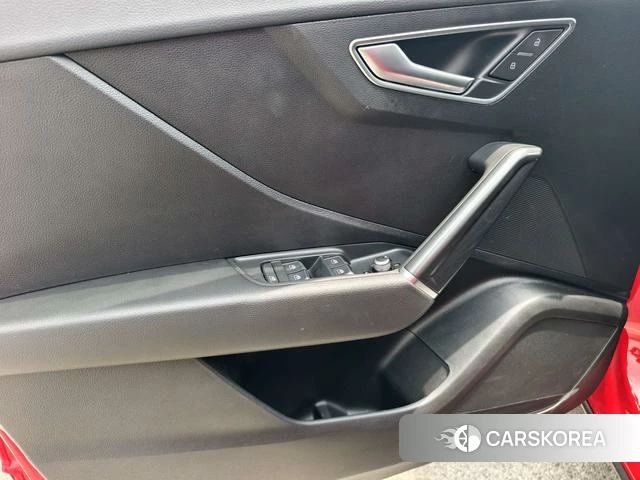 Audi Q2L e-tron id 4221566 из Китая 12