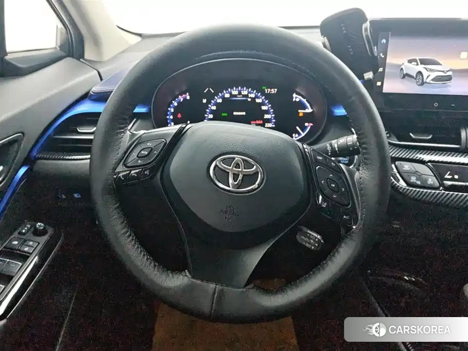 Toyota C-HR id 4546366 из Китая 9